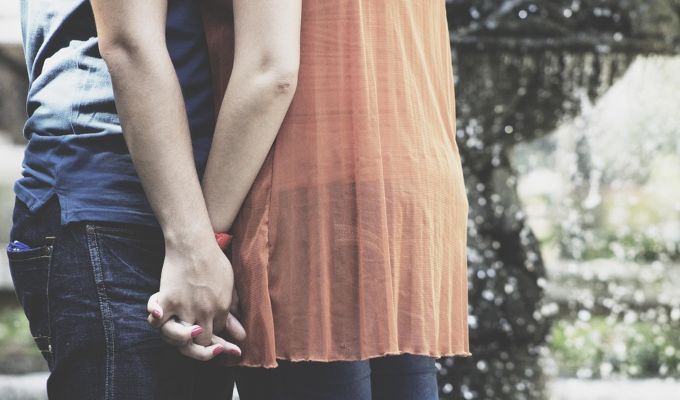 Centros Definidos e Indefinidos en Relaciones